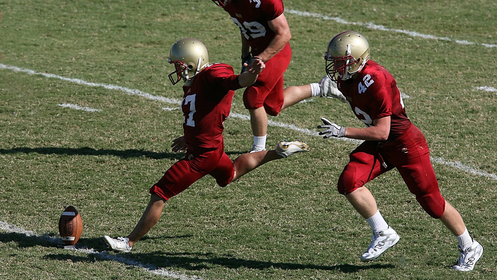 WRC德国赛：多弯道中的速度与策略较量，wtcr2021德国站
